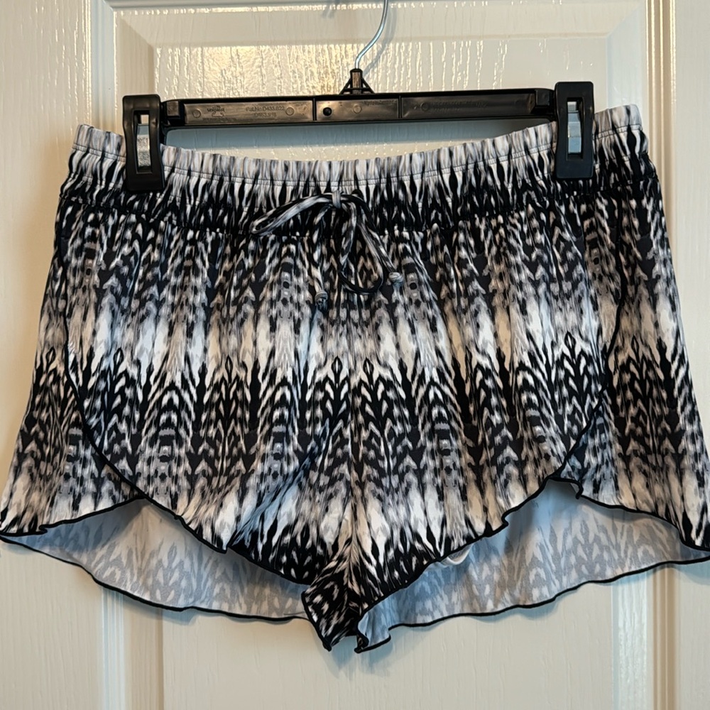 Athleta Shorty Shorts